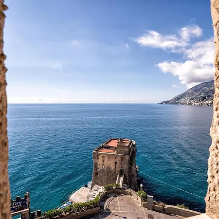 Tower Flats, Maiori