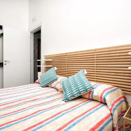 Tower Flats, Apartamento