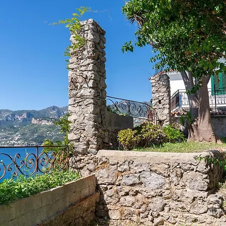 Tower Flats, Maiori