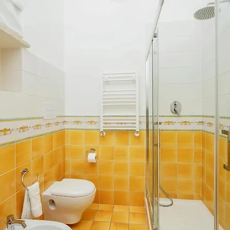 Tower Flats, * Maiori