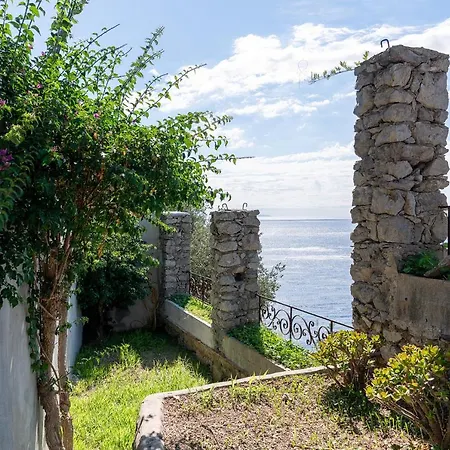 Tower Flats, Maiori