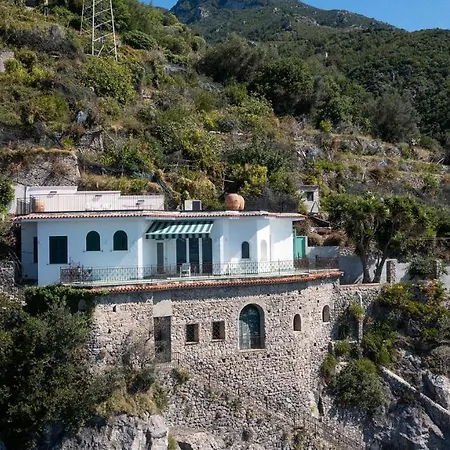Tower Flats, * Maiori