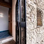 Tower Flats, Maiori