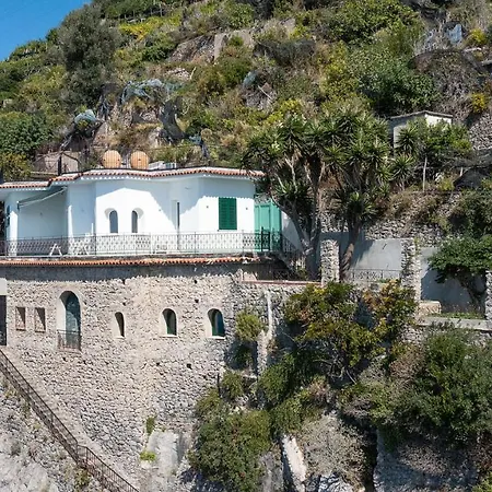 Tower Flats, Appartamento *