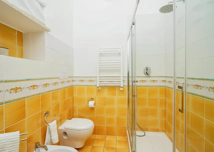 Tower Flats, * Maiori
